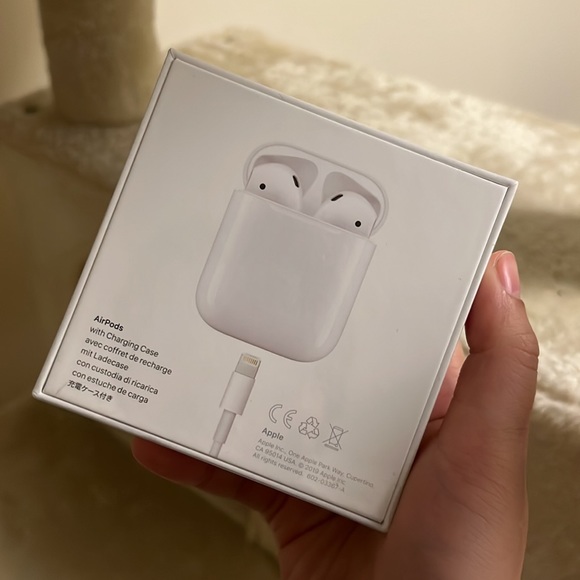 NEW！Airpods 2nd Generation (Sold $95) - Picture 2 of 3